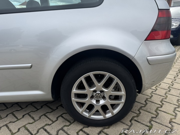 Volkswagen Golf 1,9 TDI 96 KW STK BRZDY 2003