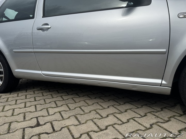 Volkswagen Golf 1,9 TDI 96 KW STK BRZDY 2003
