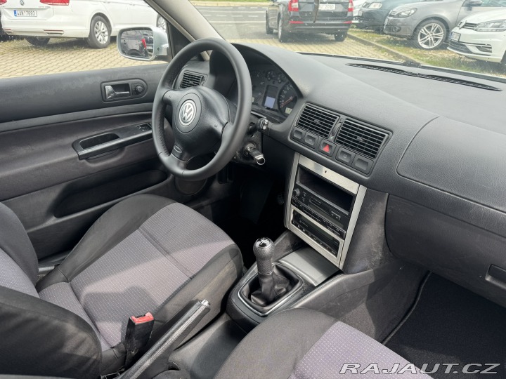 Volkswagen Golf 1,9 TDI 96 KW STK BRZDY 2003