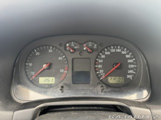 Volkswagen Golf 1,9 TDI 96 KW STK BRZDY 2003