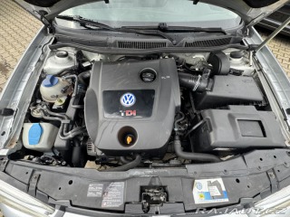 Volkswagen Golf 1,9 TDI 96 KW STK BRZDY 2003