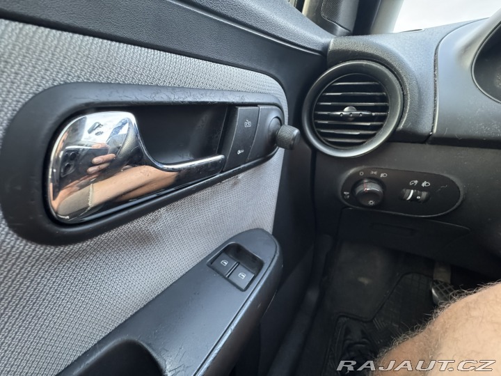 Seat Ibiza 1,4i 55 KW KOLA STK 2003
