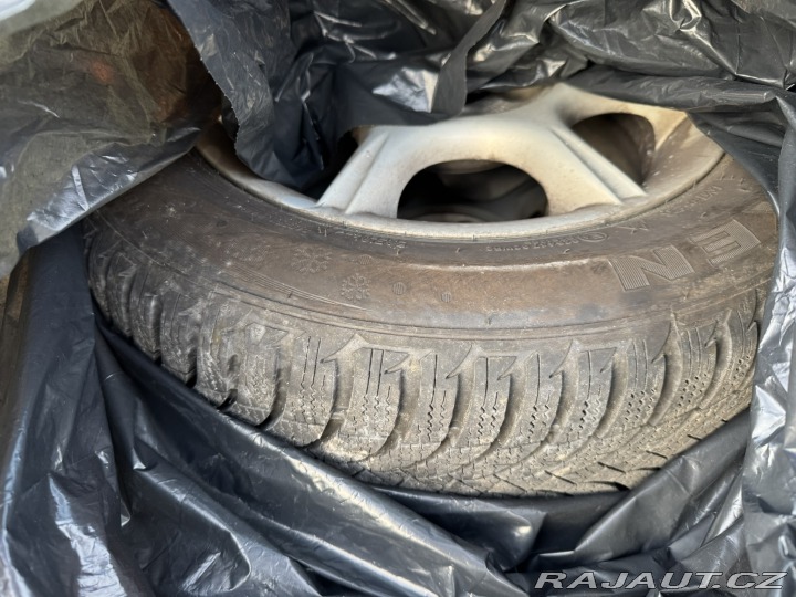 Seat Ibiza 1,4i 55 KW KOLA STK 2003