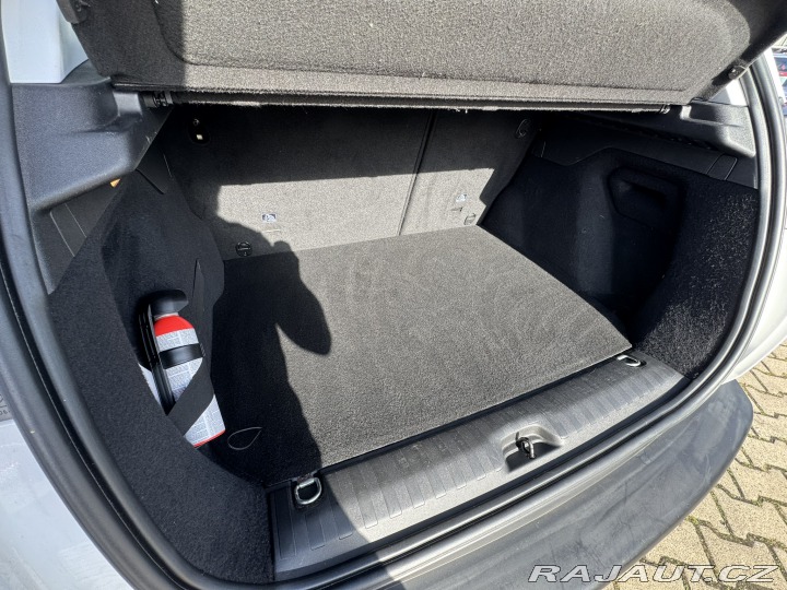 Peugeot 2008 1,2i 60 KW 1 MAJ. KM KOLA 2016