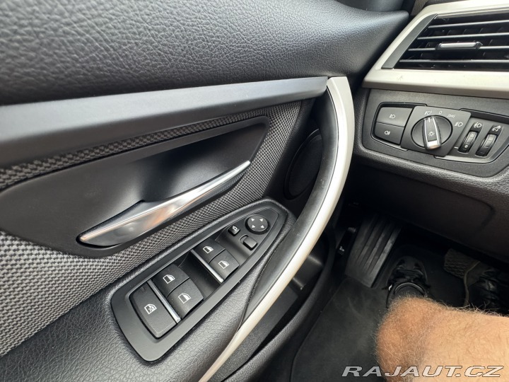 BMW 3 318i F31 1,5i 100 KW STK 2019