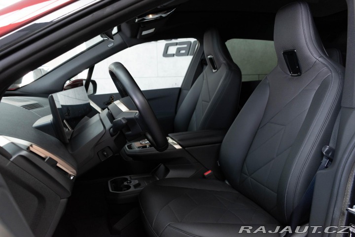 BMW iX xD40 REZERVACE 2023