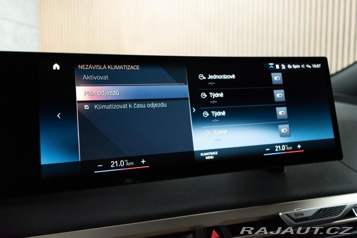 BMW iX xD40 REZERVACE 2023