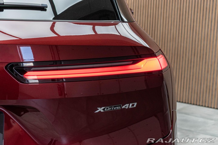 BMW iX xD40 REZERVACE 2023