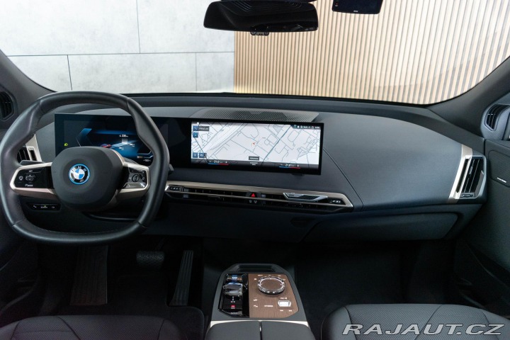 BMW iX xD40 REZERVACE 2023