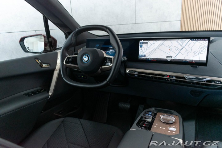 BMW iX xD40 REZERVACE 2023