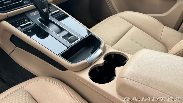 Porsche Macan 2022