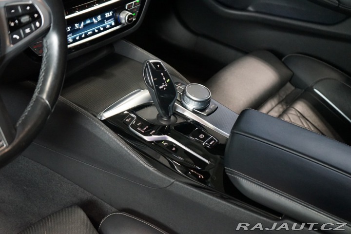 BMW 5 M550i*xDRIVE*TAŽ*360*H/K* 2022