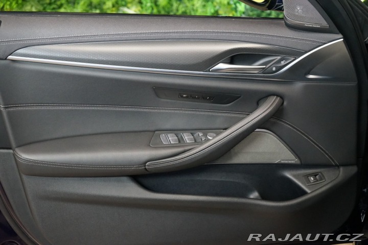 BMW 5 M550i*xDRIVE*TAŽ*360*H/K* 2022