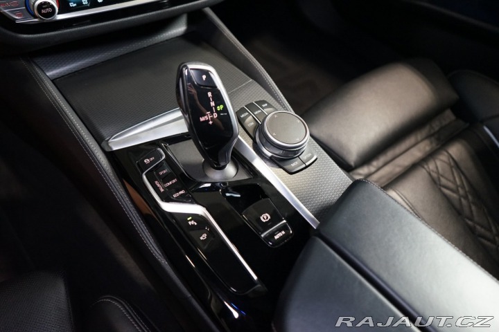BMW 5 M550i*xDRIVE*TAŽ*360*H/K* 2022