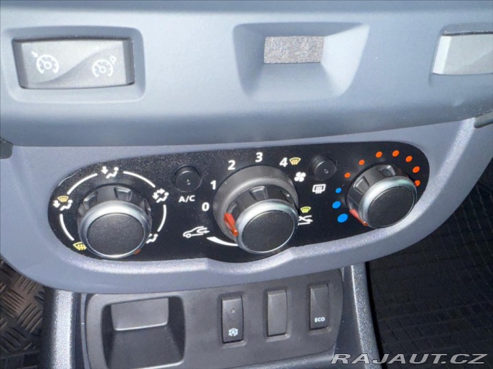 Dacia Duster 1,6 SCe ČR, TAŽNÉ ZAŘÍZEN 2018