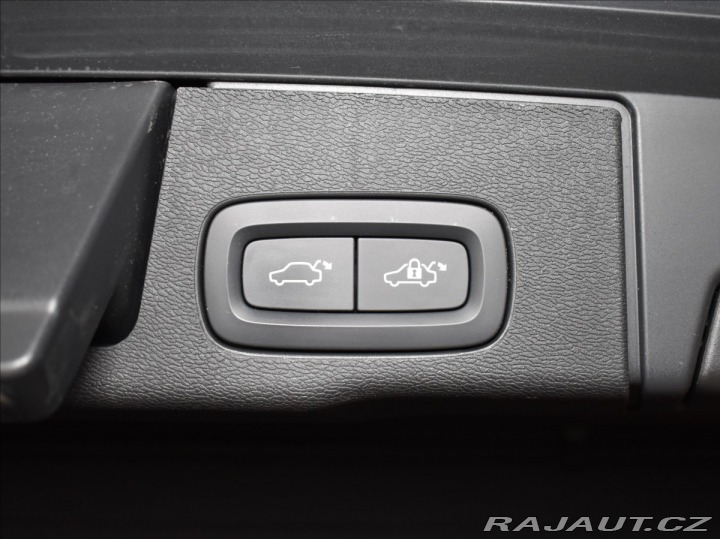 Volvo XC60 2,0 B4 AWD Core Bezklíč 2022