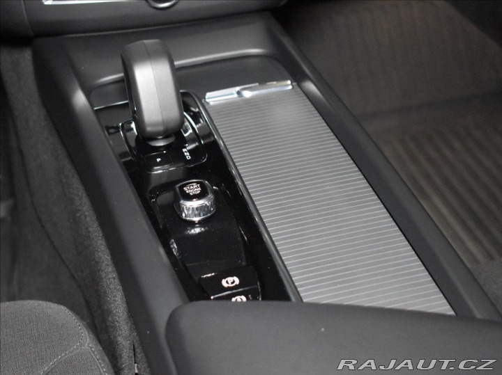 Volvo XC60 2,0 B4 AWD Core Bezklíč 2022