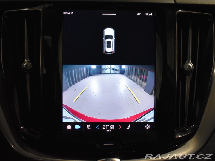 Volvo XC60 2,0 B4 AWD Core Bezklíč 2022