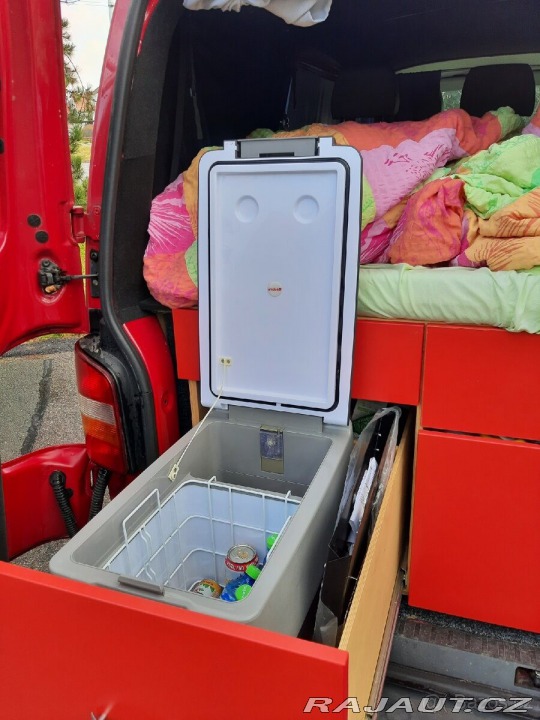 Volkswagen Transporter 1,9   T5 s přestavbou na 2005