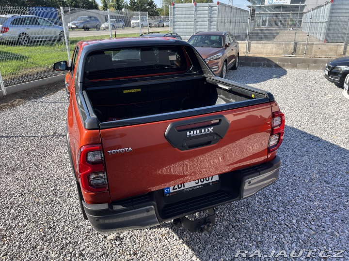 Toyota Hilux 2.8D-4D Sport 4x4 2023