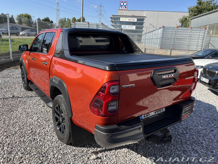 Toyota Hilux 2.8D-4D Sport 4x4 2023