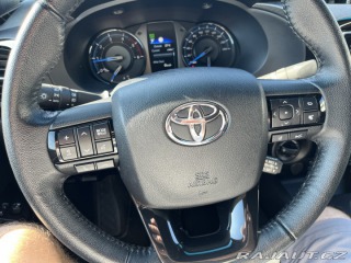 Toyota Hilux 2.8D-4D Sport 4x4 2023