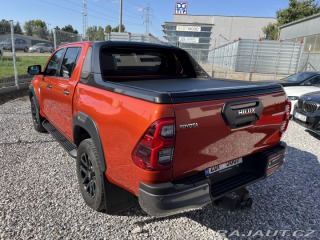 Toyota Hilux 2.8D-4D Sport 4x4 2023