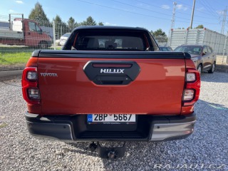 Toyota Hilux 2.8D-4D Sport 4x4 2023
