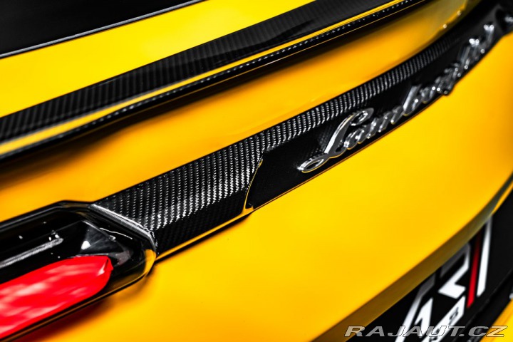 Lamborghini Urus Performante Akrapovič Ker 2024