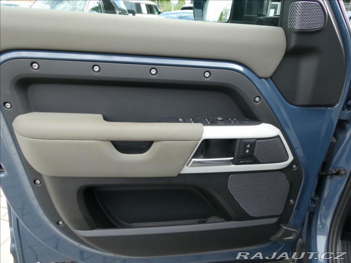 Land Rover Defender 2,0 D200 110 SE,1MAJ, ČR, 2020