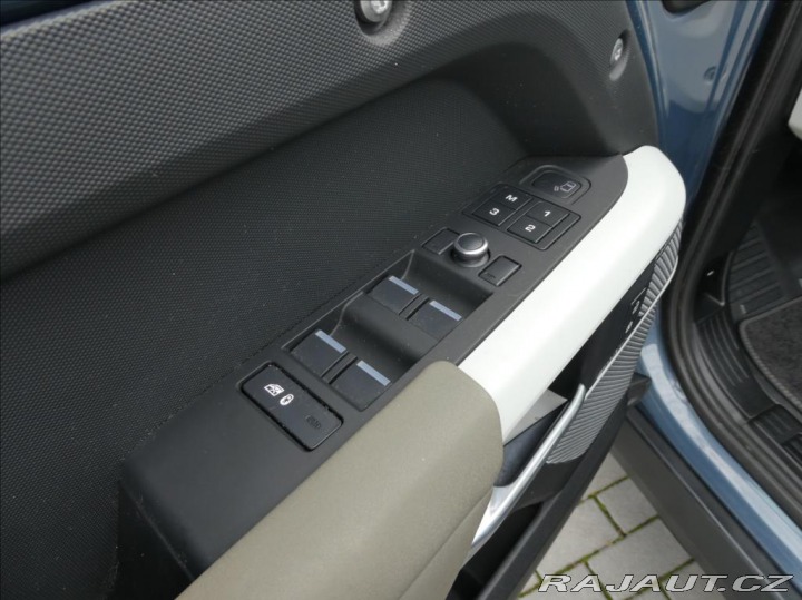 Land Rover Defender 2,0 D200 110 SE,1MAJ, ČR, 2020