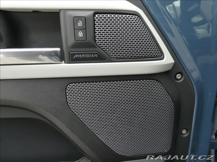 Land Rover Defender 2,0 D200 110 SE,1MAJ, ČR, 2020