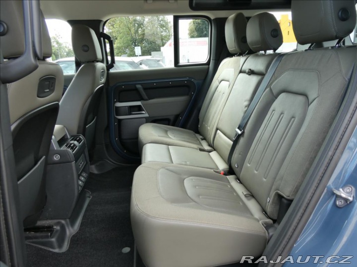 Land Rover Defender 2,0 D200 110 SE,1MAJ, ČR, 2020