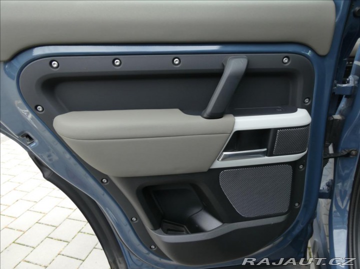 Land Rover Defender 2,0 D200 110 SE,1MAJ, ČR, 2020