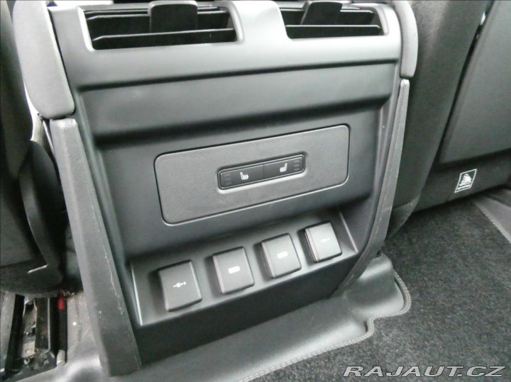 Land Rover Defender 2,0 D200 110 SE,1MAJ, ČR, 2020