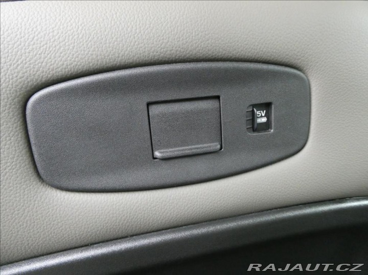 Land Rover Defender 2,0 D200 110 SE,1MAJ, ČR, 2020