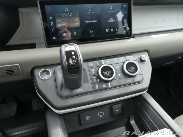Land Rover Defender 2,0 D200 110 SE,1MAJ, ČR, 2020