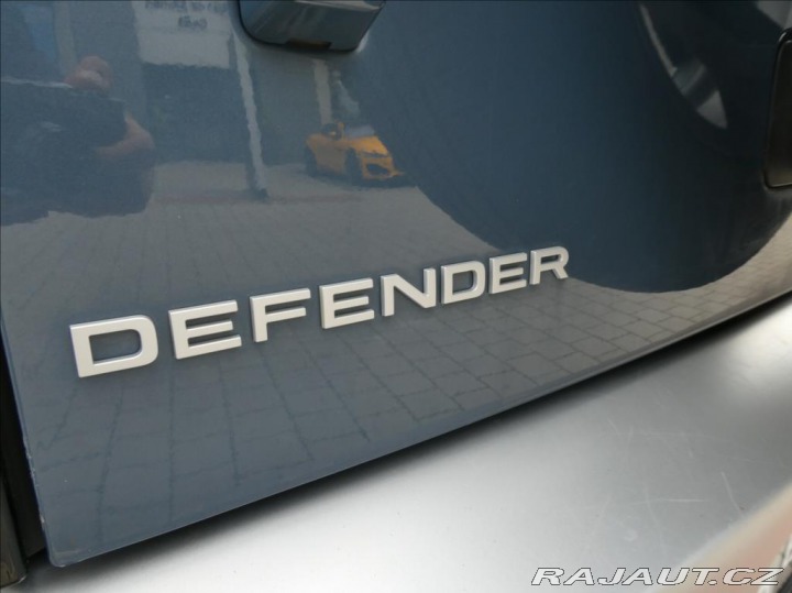Land Rover Defender 2,0 D200 SE,1MAJ, ČR,Tažn 2020