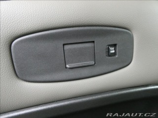 Land Rover Defender 2,0 D200 SE,1MAJ, ČR,Tažn 2020