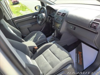 Volkswagen Touran 1,6 TDI KAMERA, TAŽNÉ 2010