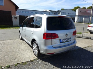 Volkswagen Touran 1,6 TDI KAMERA, TAŽNÉ 2010