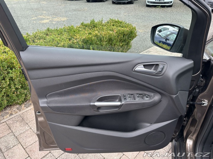 Ford C-MAX 1,5 16V 110kW TITANIUM 1. 2015