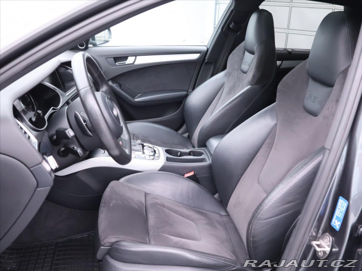 Audi RS4 4.2 FSI V8 331kW 1.Maj Se 2014