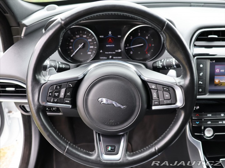 Jaguar XE 2,0 D 177kW R-Sport CZ 2017