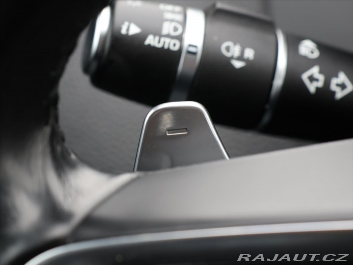Jaguar XE 2,0 D 177kW R-Sport CZ 2017