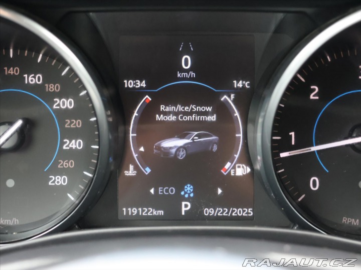 Jaguar XE 2,0 D 177kW R-Sport CZ 2017
