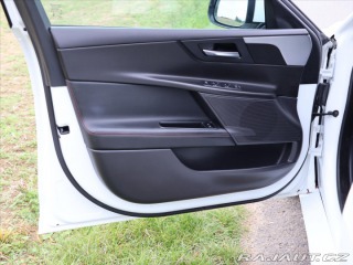 Jaguar XE 2,0 D 177kW R-Sport CZ 2017