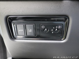 Jaguar XE 2,0 D 177kW R-Sport CZ 2017
