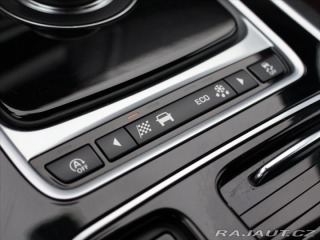 Jaguar XE 2,0 D 177kW R-Sport CZ 2017