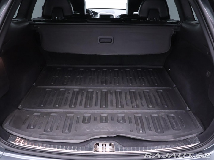 Volvo XC60 2,4 D5 AWD R-Design Serv. 2016